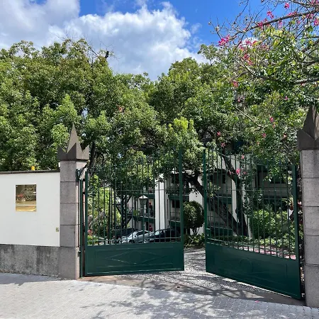 Luxury Oceanfront At Reid's Gardens Apartment