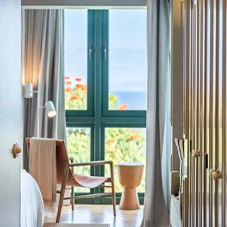 Luxury Oceanfront At Reid's Gardens * Funchal (Madeira)