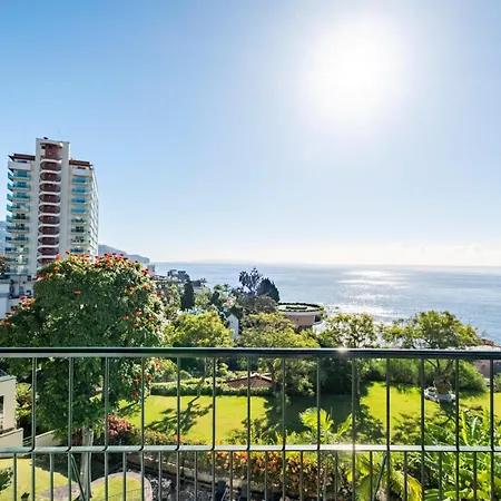 Luxury Oceanfront At Reid's Gardens