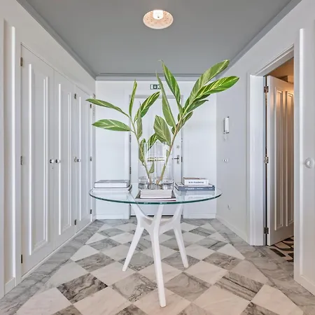 Luxury Oceanfront At Reid's Gardens