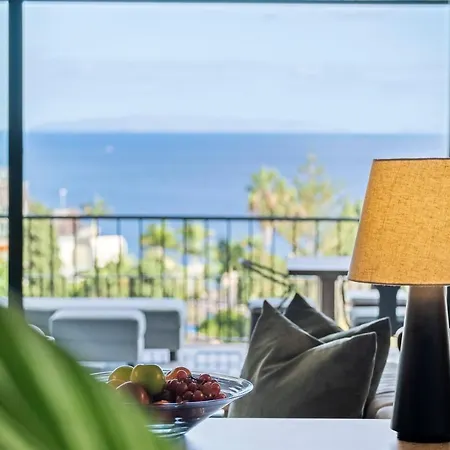 Luxury Oceanfront At Reid's Gardens Funchal (Madeira)