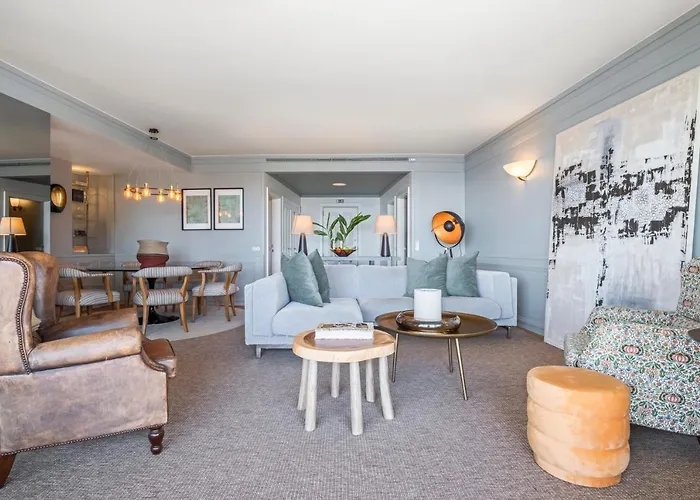 Luxury Oceanfront At Reid's Gardens * Funchal (Madeira)