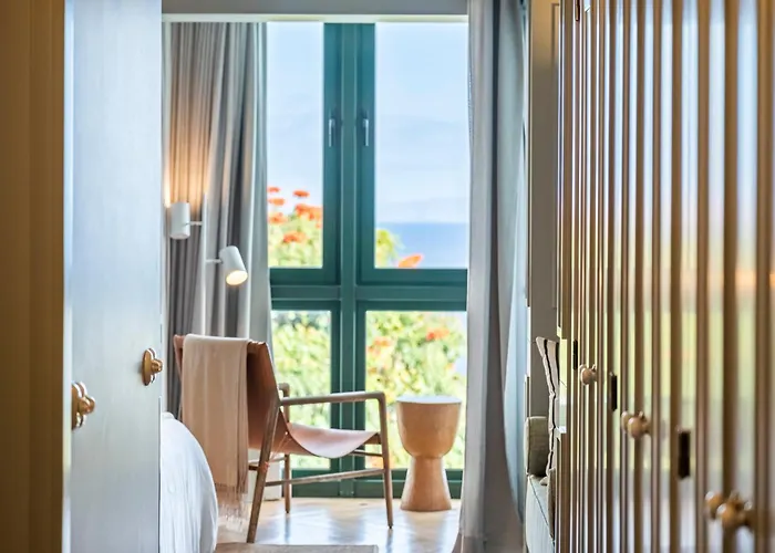 Luxury Oceanfront At Reid's Gardens * Funchal (Madeira)