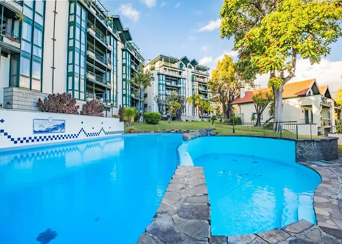 Luxury Oceanfront At Reid's Gardens Funchal (Madeira)