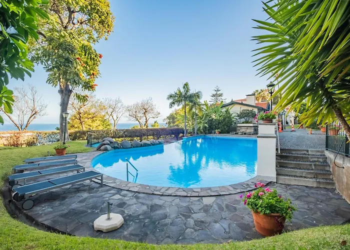 Luxury Oceanfront At Reid's Gardens * Funchal (Madeira)