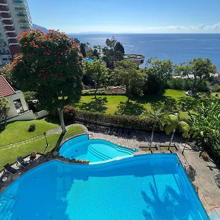 Luxury Oceanfront At Reid's Gardens Funchal (Madeira)