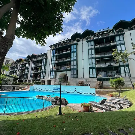 Appartement Luxury Oceanfront At Reid's Gardens *