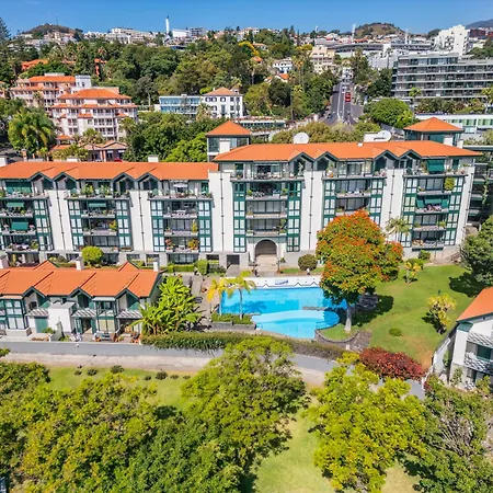 Luxury Oceanfront At Reid's Gardens